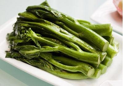 11岁孩子吃冰箱里的食物中毒,小孩食物中毒生病住院