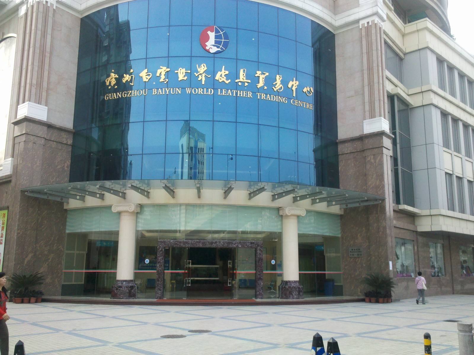 开女装服装店单品怎么选择,开服装店去哪里能拿到时尚的货源