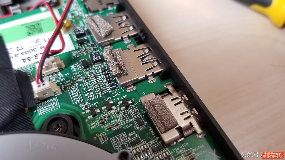 这款IFUNKS游戏本必须关注，性能霸道还自带机械键盘