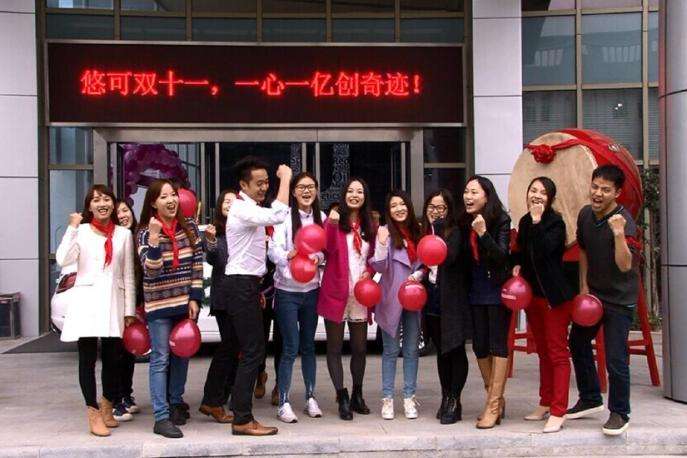 4年投入20亿疯狂并购，“蜡烛大王”转型化妆品，如何破除日化上市公司魔咒？