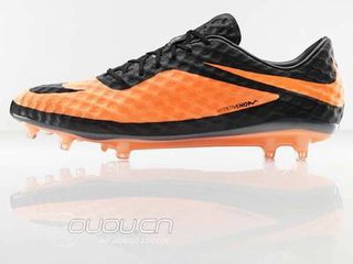 介绍足球鞋的视频,足球鞋怎样才算好球鞋