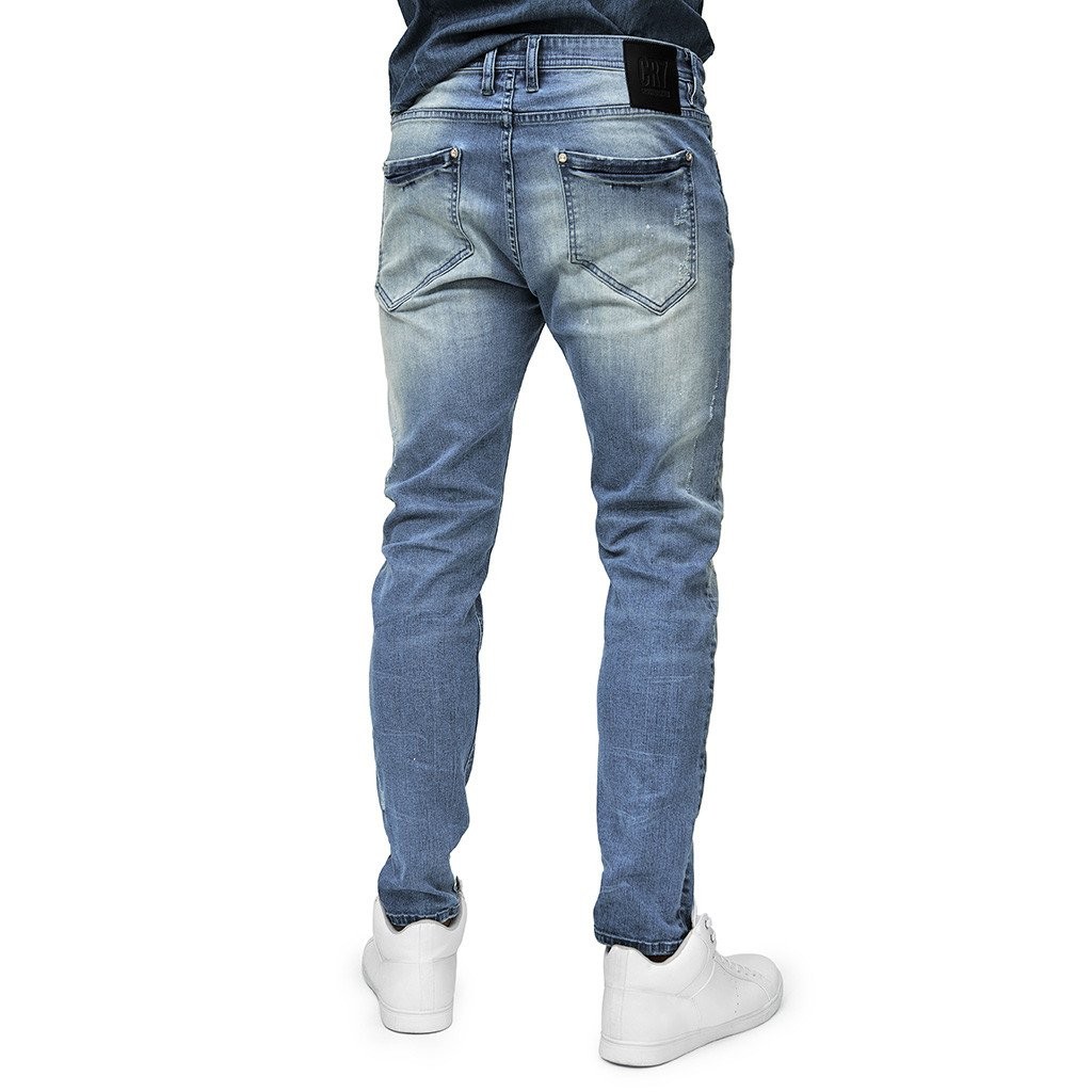 别争了，至少在牛仔裤这件事上，C罗肯定比梅西强