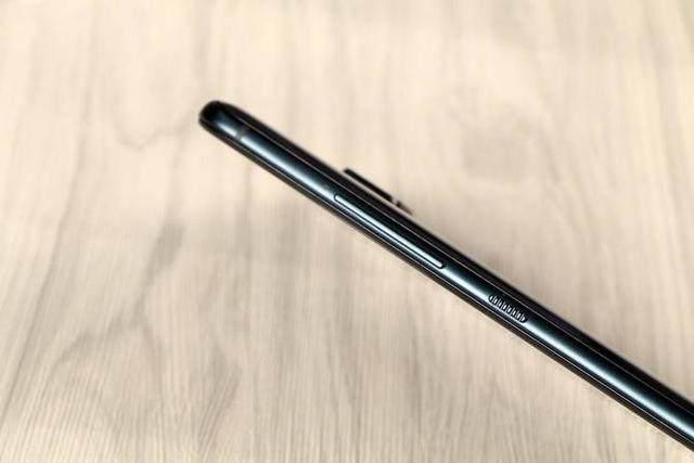 HTC旗舰机从5088降至2999,颜值不输U11