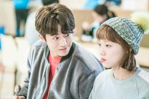 “两个人在一起久了，没有谈恋爱的感觉怎么办？”