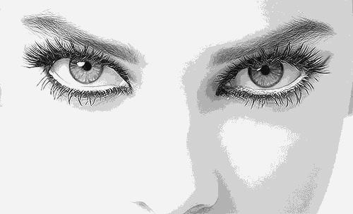 夜谈奔三女眼部千日养护记