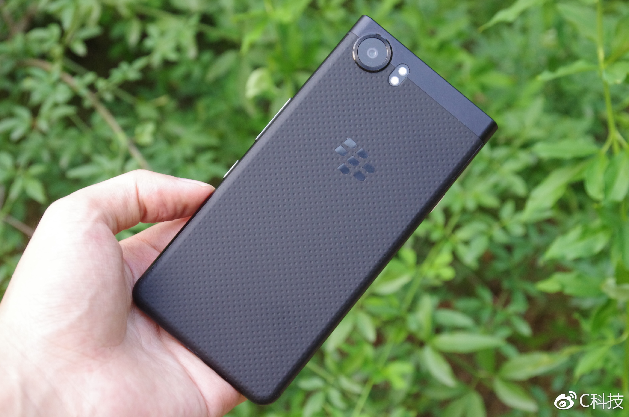 黑莓keyone国行版正式发布,全键盘真情怀黑莓keyone上手体验