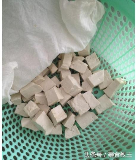 自制红油凉拌菜料,红油腐乳制作视频