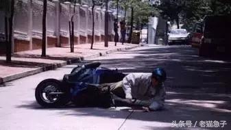 你们都说吴京拼，但还有一个拼了36年的人