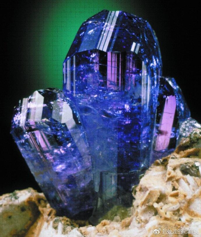 东非坦桑蓝,坦桑蓝宝石