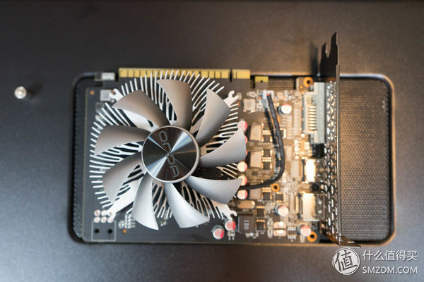 掌控雷电？——AKiTiONode-Thunderbolt3外置显卡转接盒十字评测