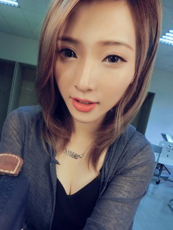 主播直播应该怎么穿搭,主播的衣服好看还是颜值重要