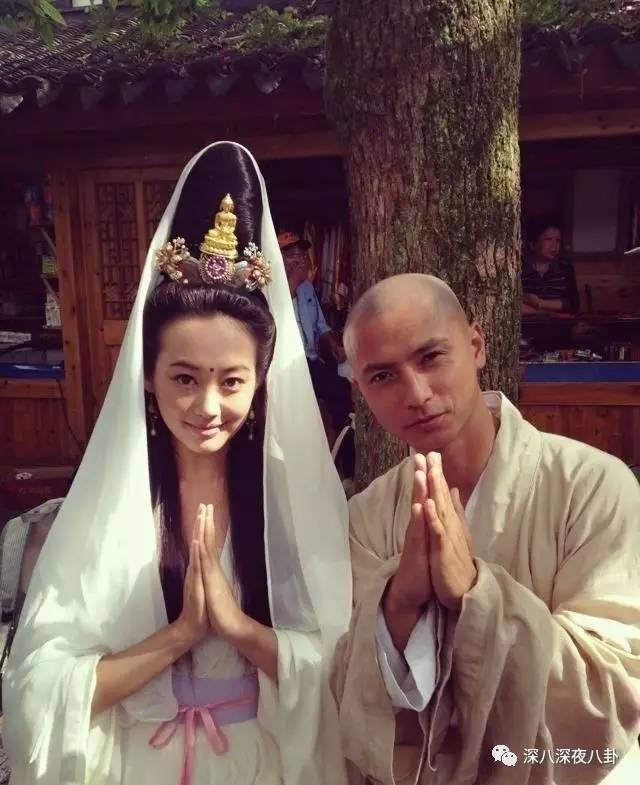 自从割双眼皮不算整容之后，娱乐圈不微调的女演员是真·不存在