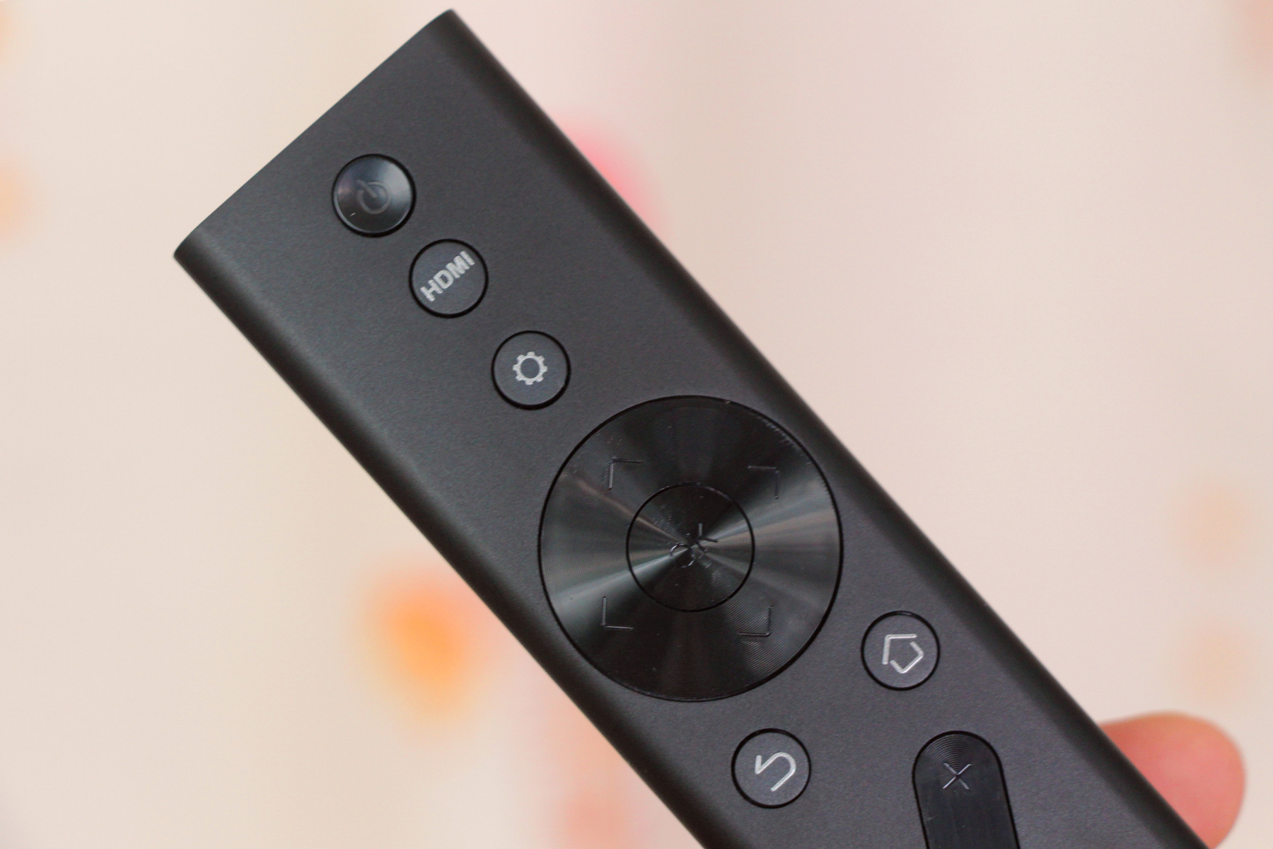 商务投影仪不再笨重难用，“拍拍”即可同屏，操作体验超爽快