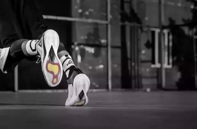 跑步和打篮球都好的球鞋,大体重最适合跑步的球鞋