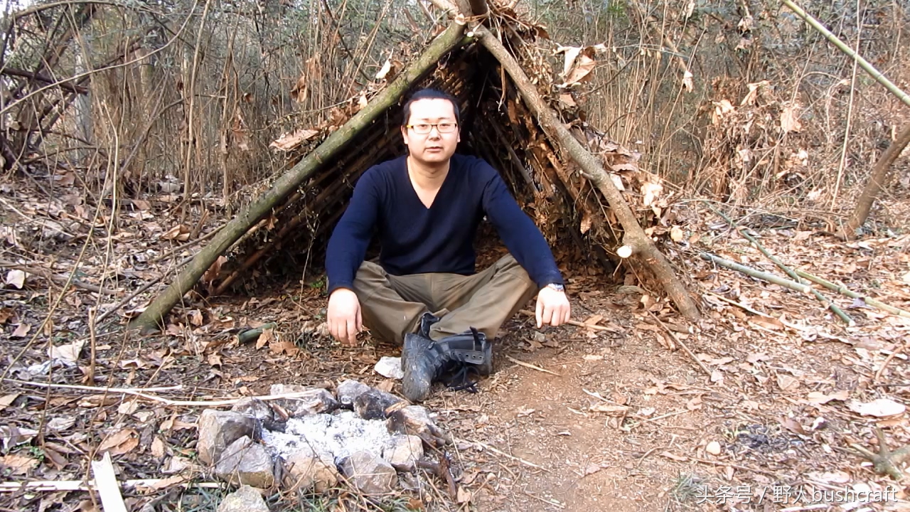 荒野求生实用的野鸡兔子脖套陷阱