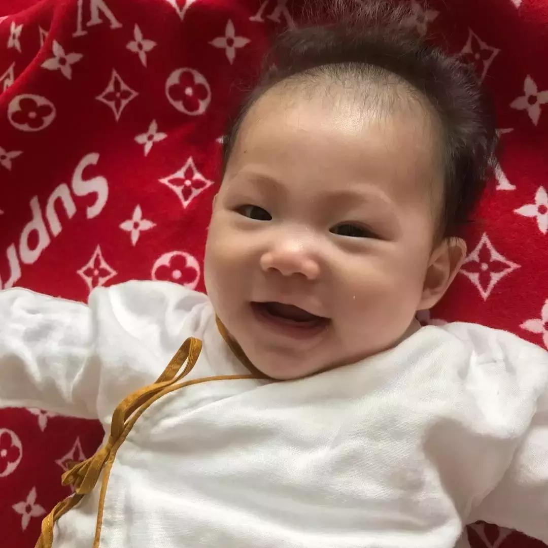 花100万买一台奔驰超跑,花100万买奢侈品