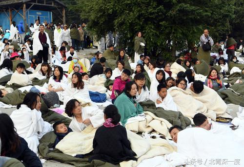 深度报道震中“天堂饭店”的不眠之夜