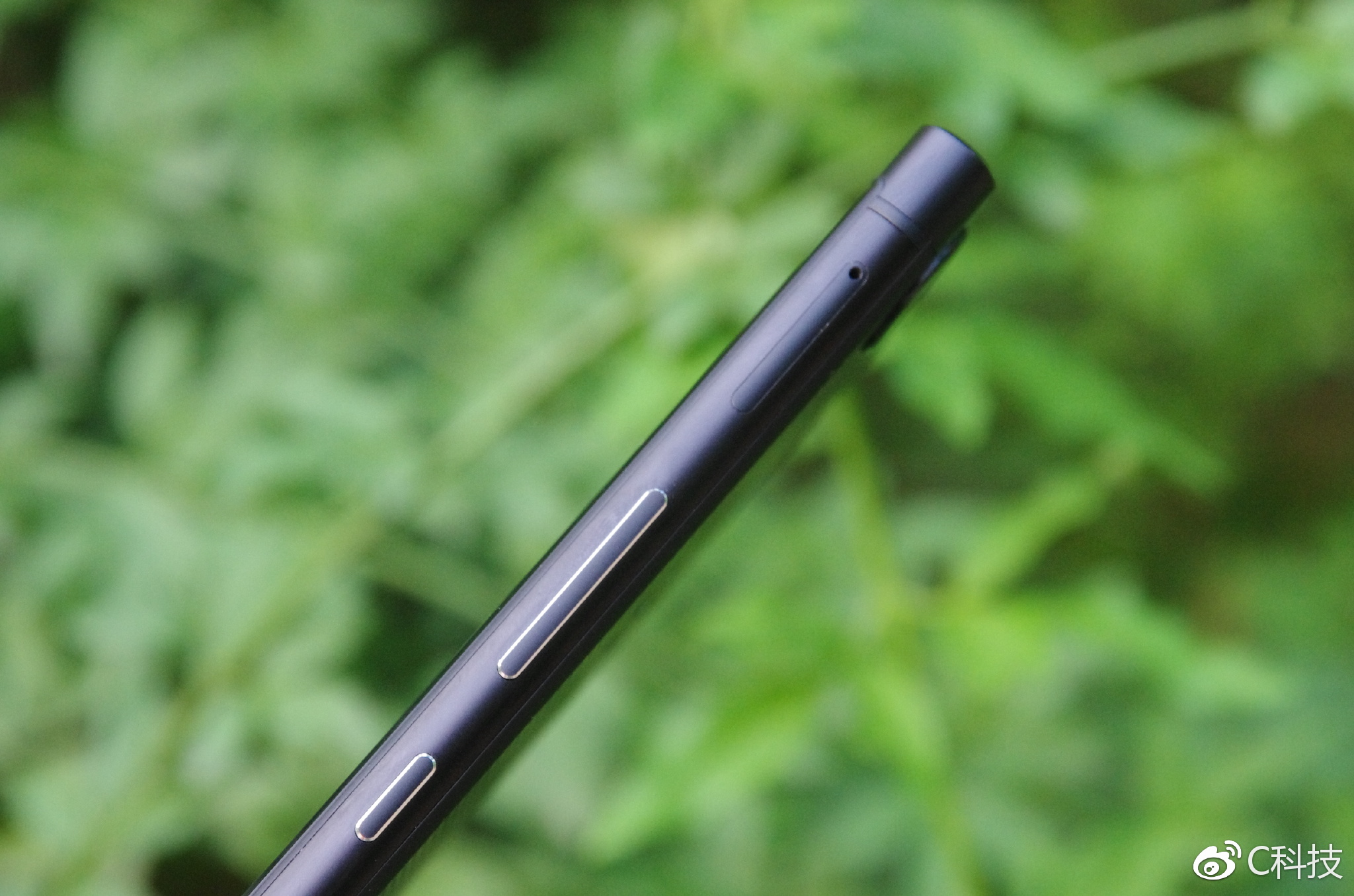 当安全、商务遇见Android国行黑莓KEYone评测