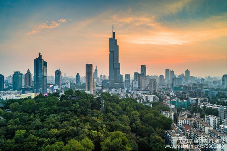 江苏第一高楼紫峰大厦,江苏南京市紫峰大厦