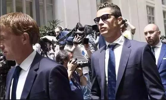 c罗让梅西绝望的三大纪录,c罗梅西伤心视频