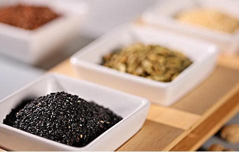 黑芝麻对关节有用吗,关节弹响中药调理