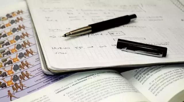 芒格人类错误认知倾向,芒格谈人性的视频