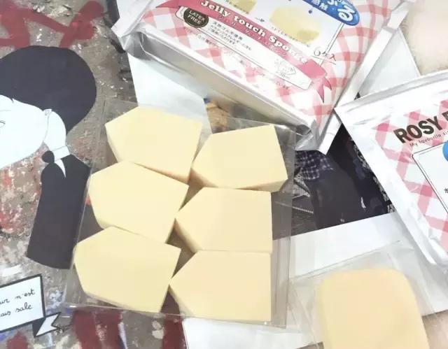 上妆方便又好用的粉扑有哪些,适合干皮的平价海绵粉扑推荐