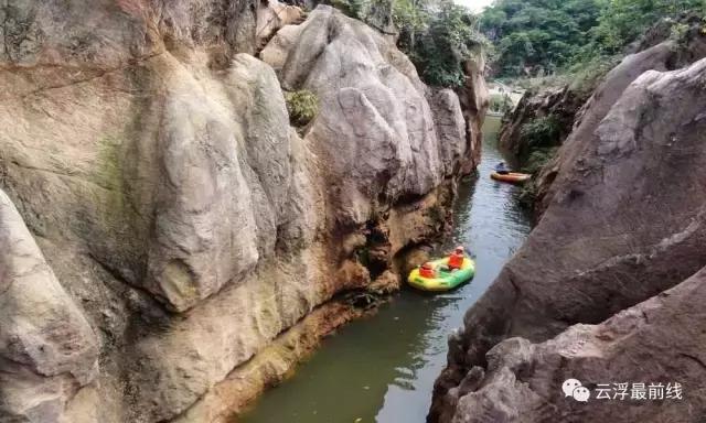 感叹石林的鬼斧神工,感叹云浮