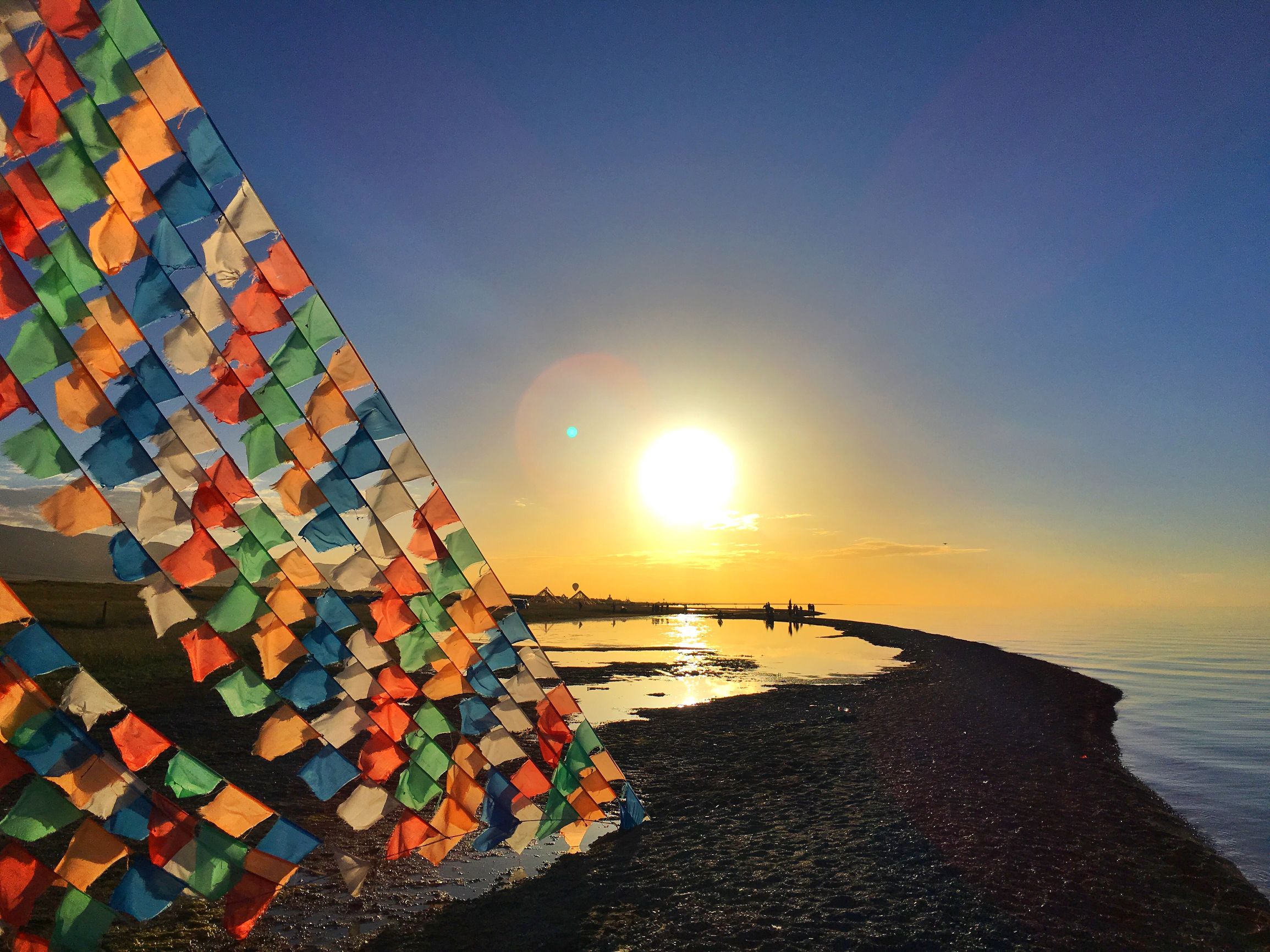清晨的青海湖美景,静谧的青海湖