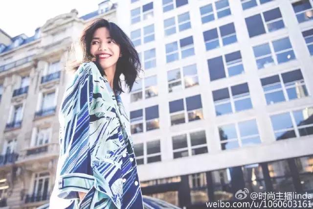 大嘴短发被讽“怪物”，如今逆袭时尚圈第一宠儿