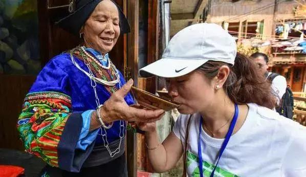 世界上有两个苦难的民族苗族,苗族是一个世界性民族