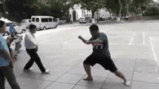 开会老板发火视频,开会领导突然发火怼你