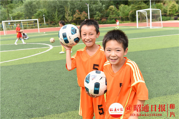 昭通市昭阳区双河小学足球队2017,六安双河中学足球队
