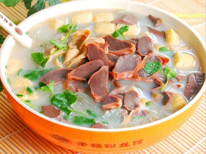 吴京鸭血粉丝汤,吴京南京吃的鸭血粉丝