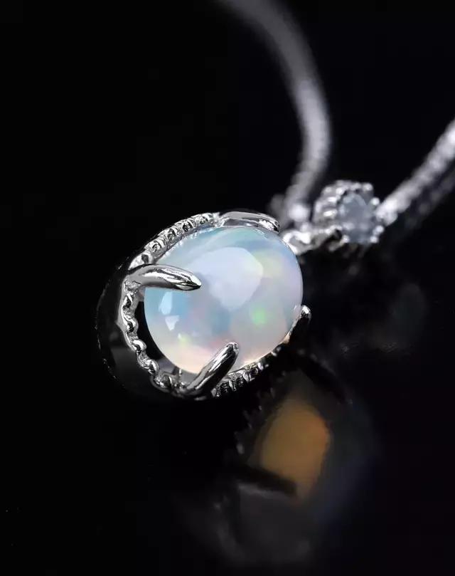 各种宝石象征的寓意及其作用大全,世界最全宝石功效及寓意