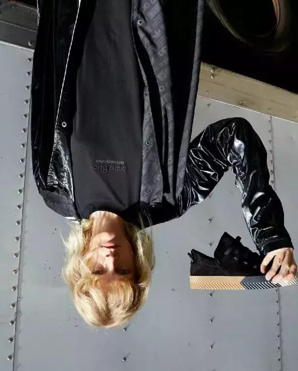 亚历山大王阿迪达斯联名球鞋,亚历山大王和阿迪达斯合作款鞋