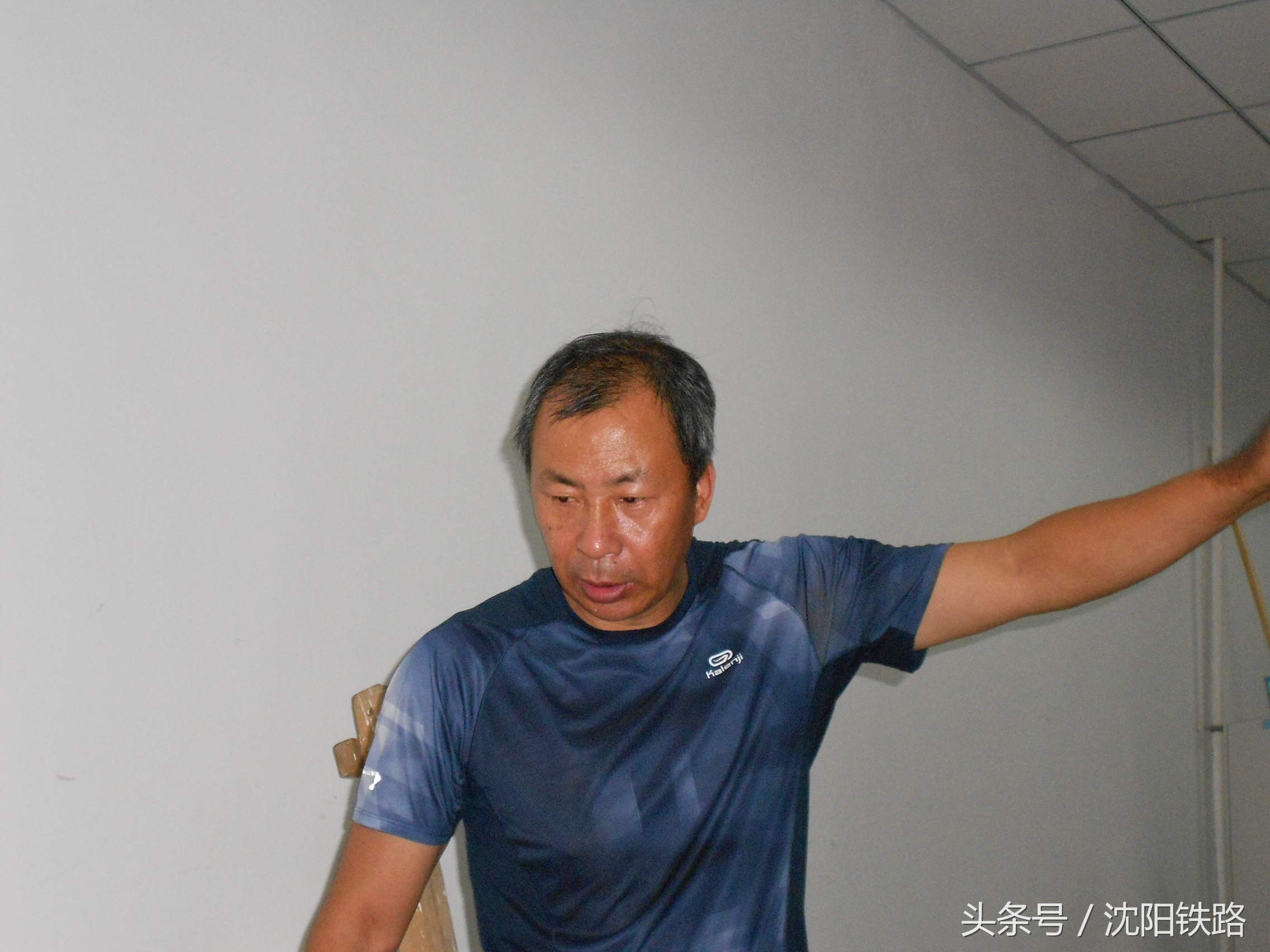 亲们在使用电话沟通联系的时候，是否知道为了铁路电话的畅通，有一伙人在机房里蛮拼滴！