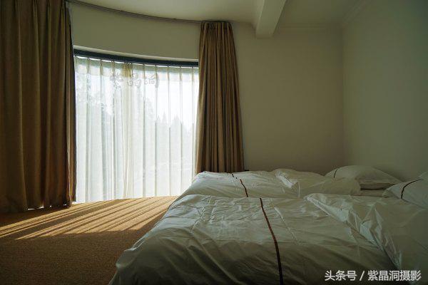 我们是谁？游客！我们做啥？木工！怎么做？打酱油！