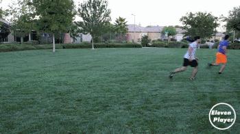 足球如何提高转身能力教案,足球背身拿球转身过人教学