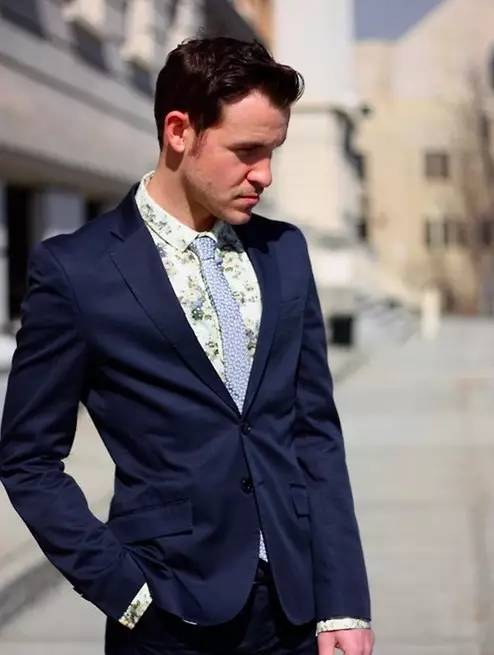 吴磊帅气撩人照 (吴磊少年阳光帅气)