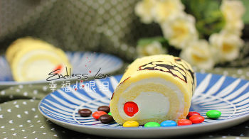 蜗牛壳烘焙之旅：喜爱足球和甜品的看过来，足球蛋糕卷来啦