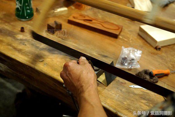 我们是谁？游客！我们做啥？木工！怎么做？打酱油！