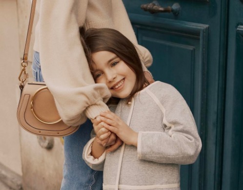 赵丽颖和杨幂白西装,别人家的男友