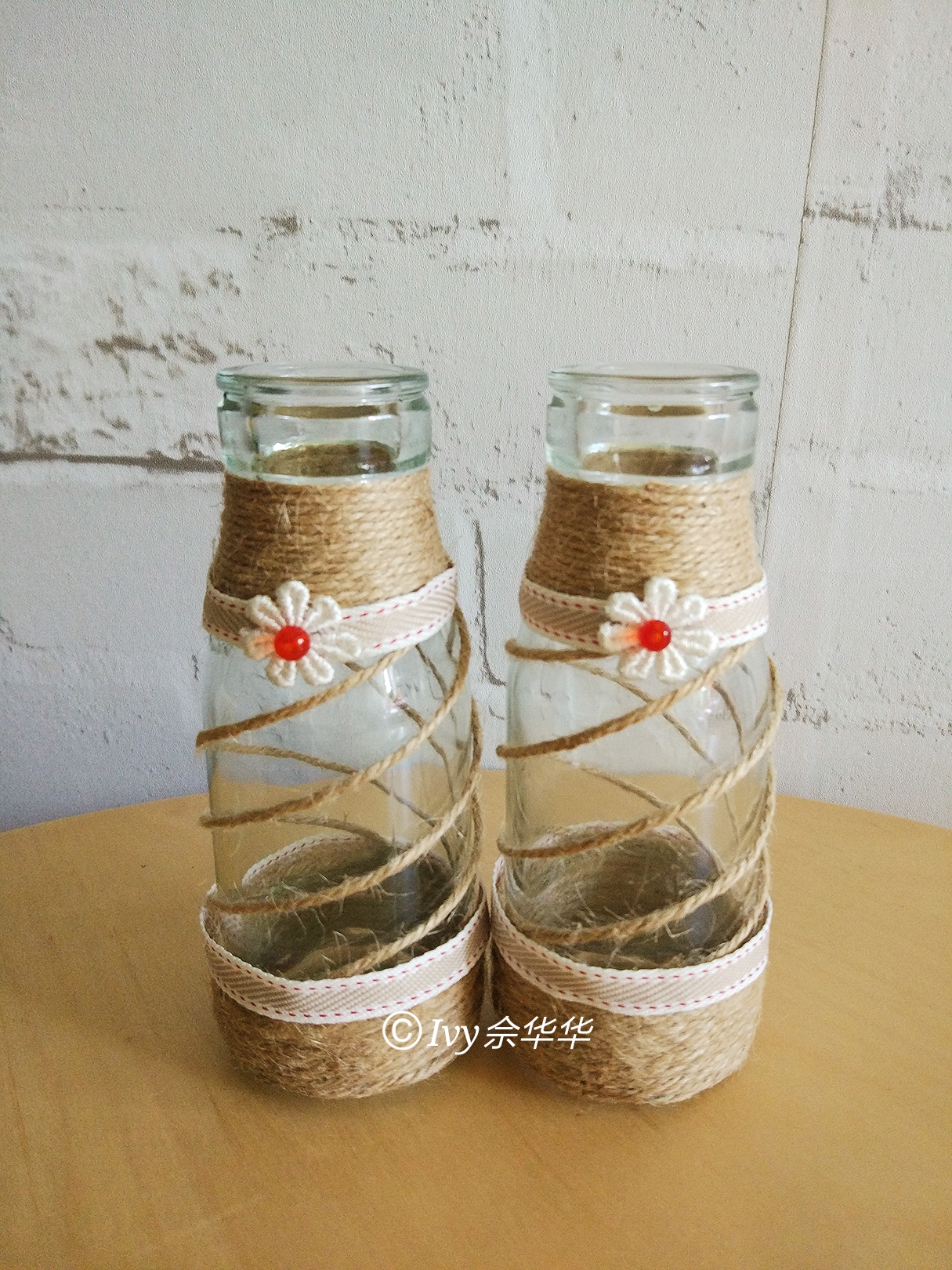 不要的玻璃瓶与麻绳制作复古花瓶,设计废弃塑料瓶变身趣味家居摆件