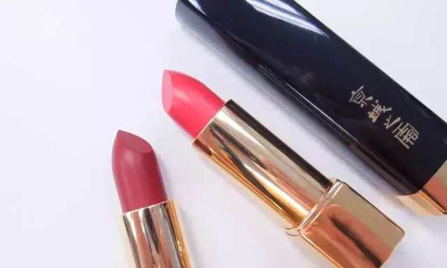 平价口红什么牌子比较好用又实惠,和大牌口红相比的平价口红