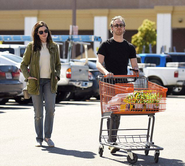 回力帆布鞋新款与经典款的区别,回力帆布鞋经典款小白鞋