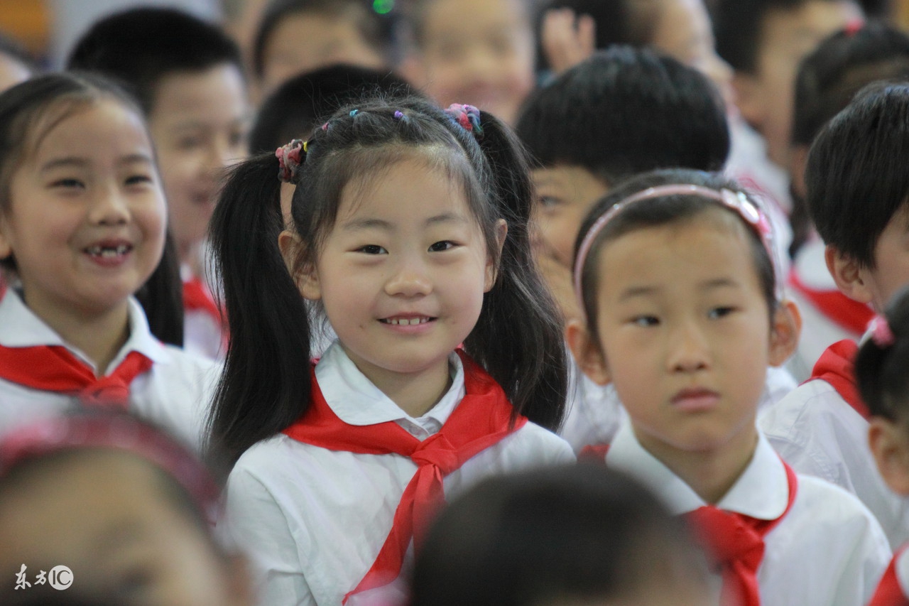 直接用手挤黑头,为什么别人挤黑头很轻松