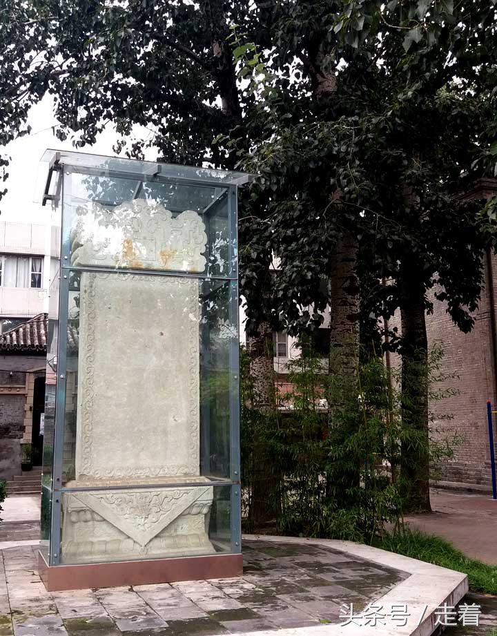 北京有个北海中学，今天归了四中，昨天也曾是有故事的地方