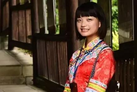 凌晨时导游还不睡，原来一直怪错他们