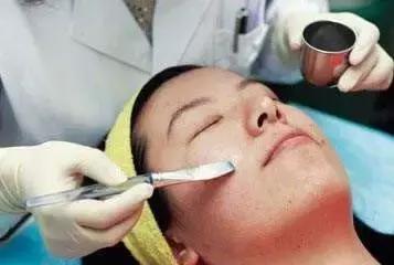 脸上反复起脓包黑头粉刺怎么回事,青春期孩子脸上的黑头粉刺怎么办